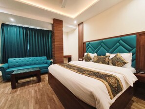 Quarto luxo | Quartos à prova de som, Wi-Fi de cortesia, roupa de cama