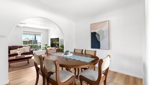 Interior - Johnny & Paula's Place - Belle Escapes Jervis Bay (Vincentia)