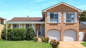 Exterior - Johnny & Paula's Place - Belle Escapes Jervis Bay (Vincentia)