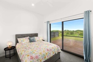 3 bedrooms, free WiFi, bed sheets - Dunes at Tomakin (Tomakin)