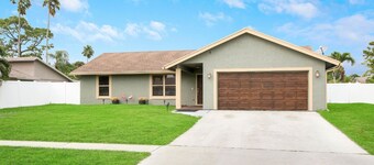 Upscale 4BR Oasis- Tranquil Patio, Prime Location