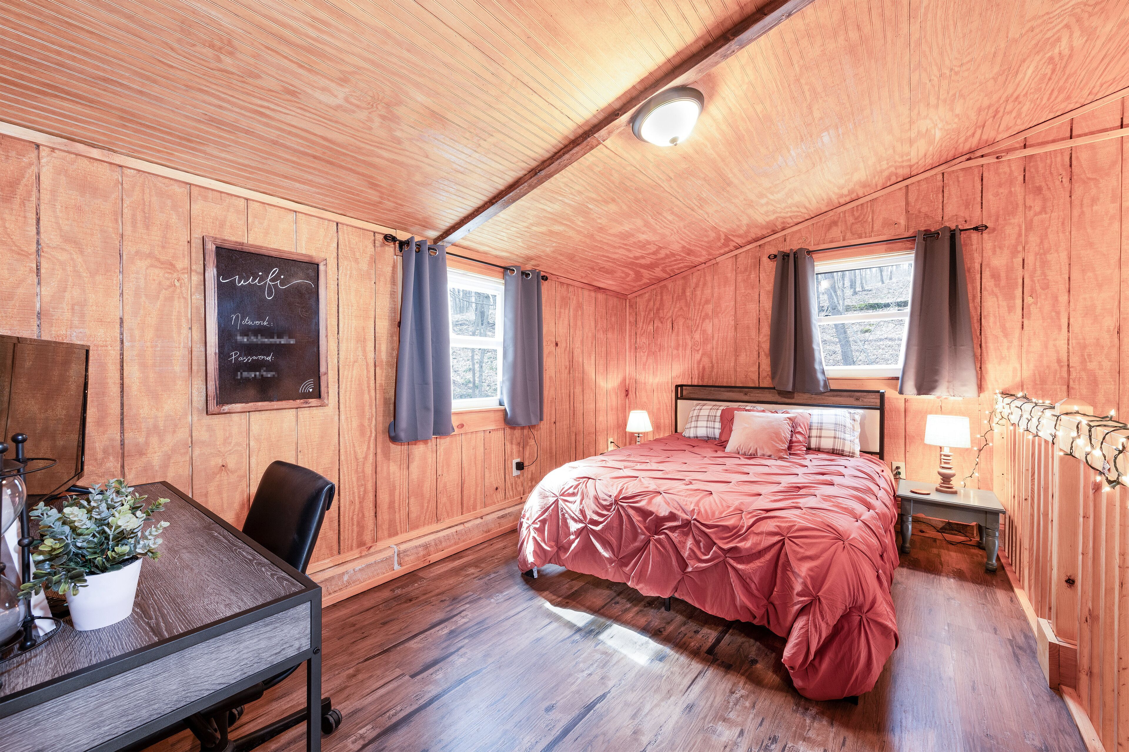 3 bedrooms, desk, free WiFi, bed sheets