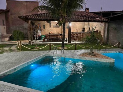 Casa a 90 Metros da Praia / Piscina / Sauna / Churrasqueira / Sinuca / Etc