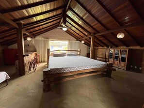 4 dormitoris, planxa i posts de planxar, wifi i roba de llit