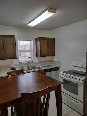 Fridge, microwave, oven, stovetop - Horse Ranch House 2 miles to Austin,  Remodeled, Relaxed Atmosphere, SXSW Near (Manchaca)