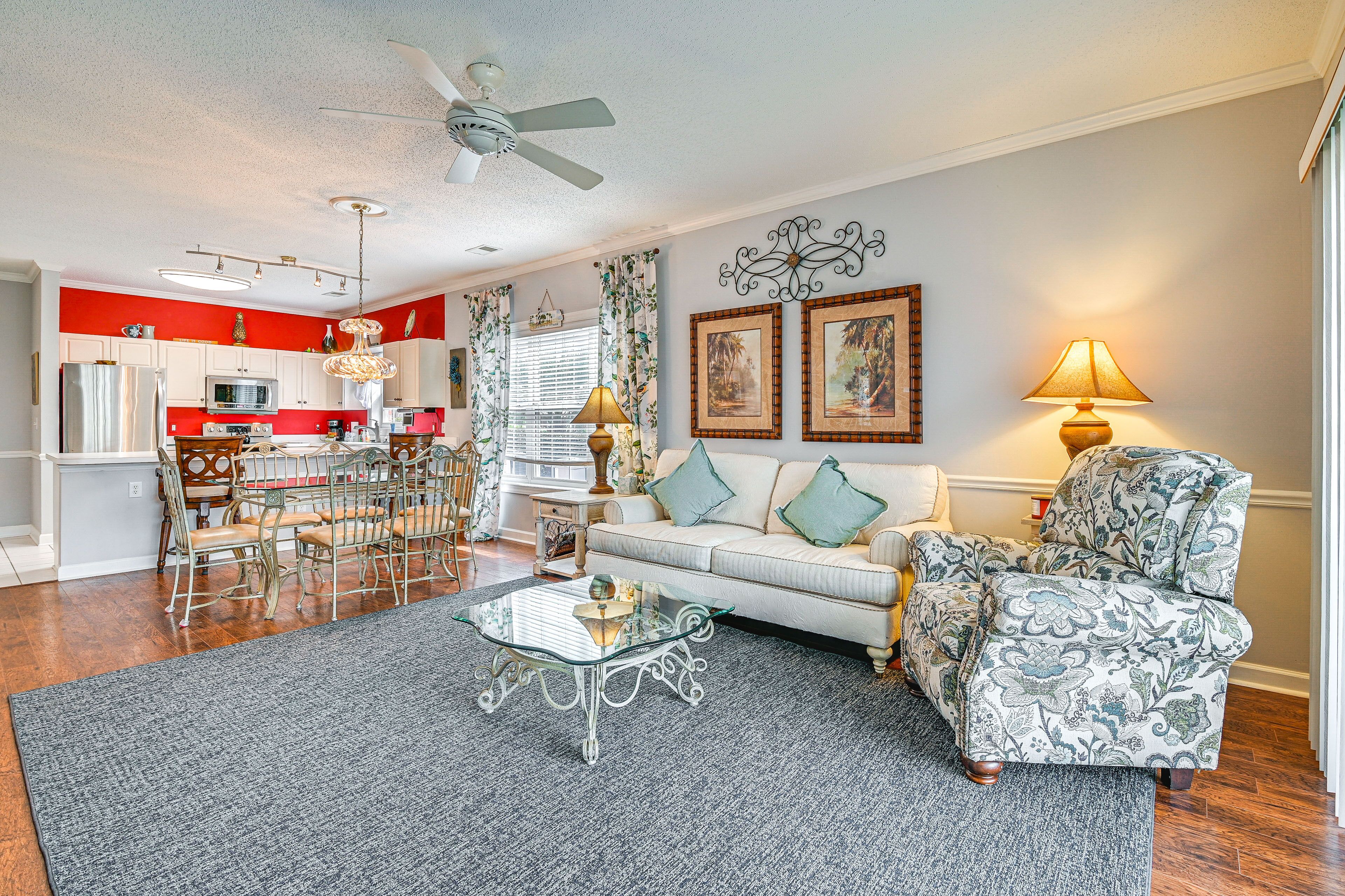 Myrtle Beach Retreat w/ Patio + Pool Access!