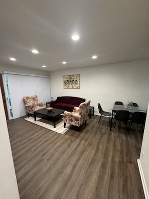 Interior - Cozy West LA prime location 1Bed 1Bath Unit Fully Furnished Washer Dryer WiFi (Los Angeles)