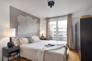 2 quartos, ferros/tábuas de passar roupa, Wi-Fi, roupa de cama