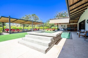 Outdoor dining - Modern Luxury Villa + Pool & Beach Club Access + Free Golf (Tamarindo)