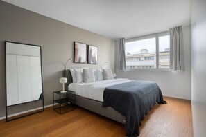 2 bedrooms, iron/ironing board, WiFi, bed sheets - Stylish St. Johann 2BR w/ Parking & W/D, nr River, by Blueground (Basel)