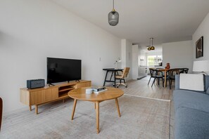 Télévision, chaîne hi-fi