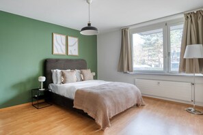 2 habitaciones, tabla de planchar con plancha, wifi y ropa de cama 