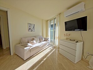 Fernseher, Stereoanlage