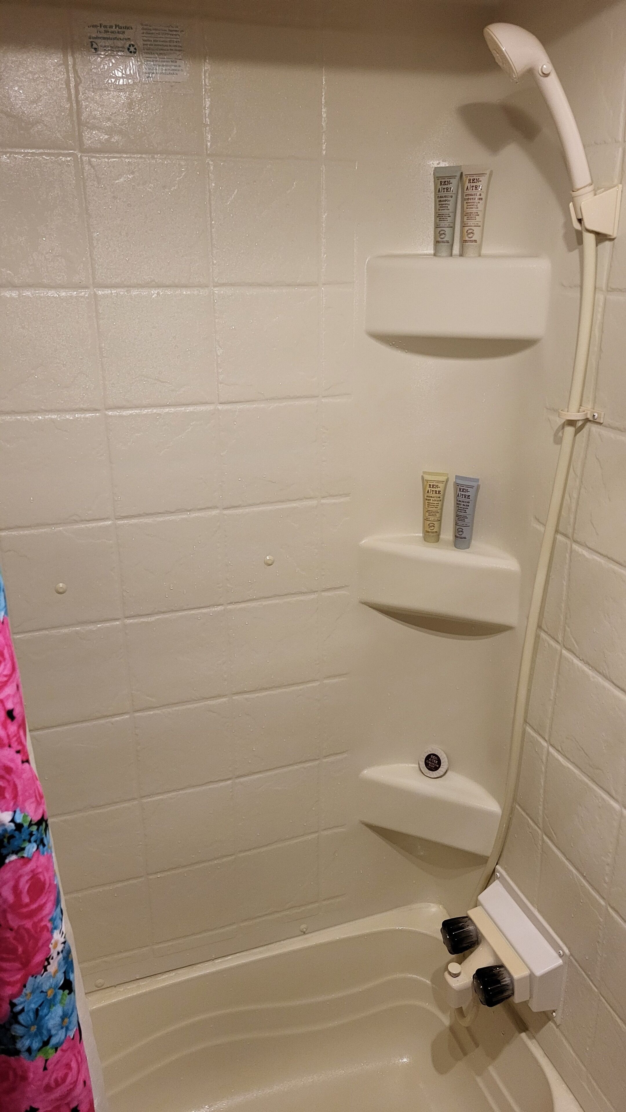 Towels, soap, shampoo, toilet paper