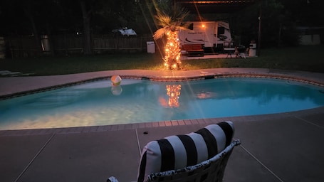 Outdoor pool. Cozy RV in amazing Austin with AC, WiFi, Swimming Pool