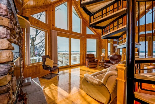 Sunset Kisses. Beachfront Luxury vacation rental