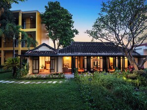 Couples treatment room(s), sauna, steam room, body treatments, mud baths