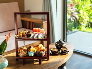 客室内のダイニングエリア