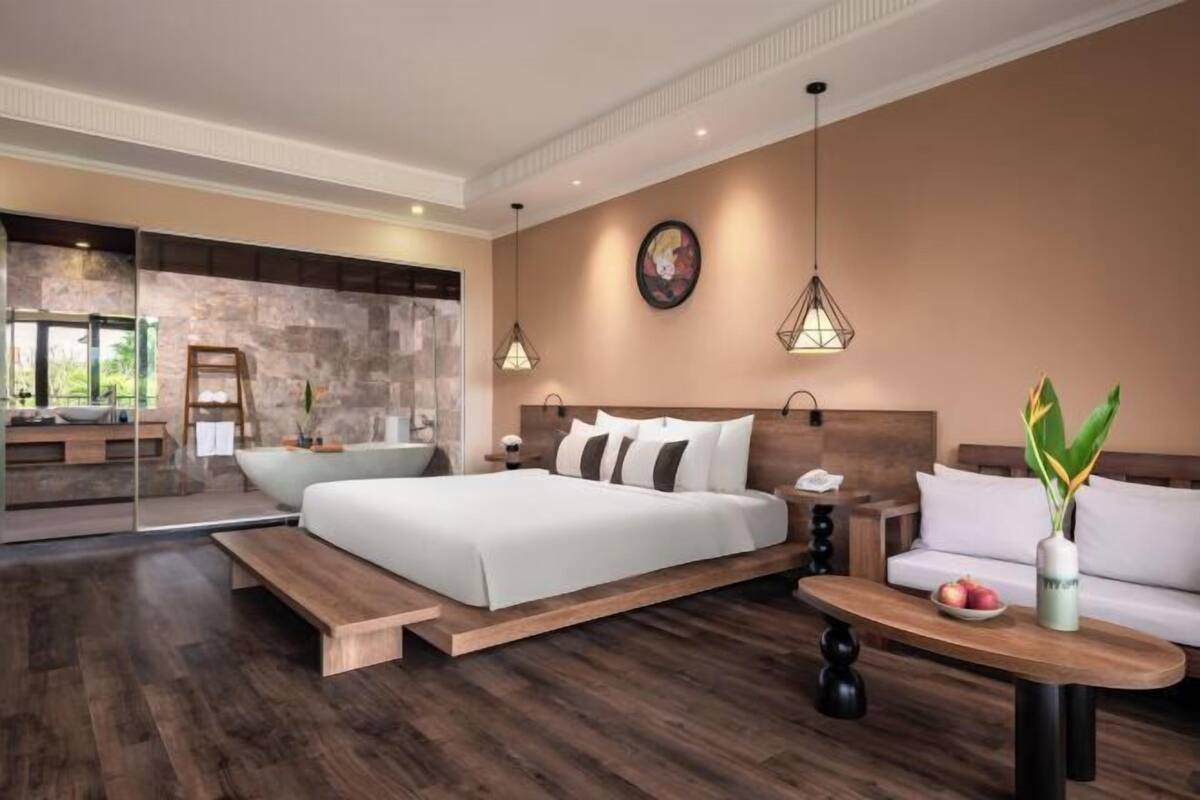 1 bedroom, in-room safe, blackout drapes, soundproofing
