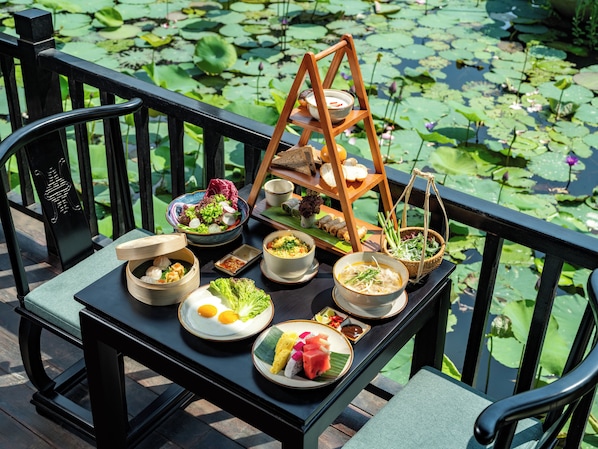 Café da manhã com buffet grátis todos os dias