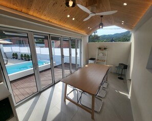 Interior - a new beautiful, clean n comfortable pension by the coasts(opt.bbq) (Samcheog)