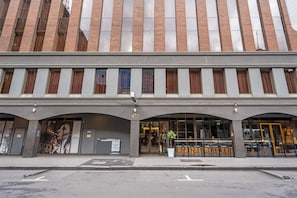 Exterior - Comfort & Convenience on Little Bourke (Melbourne)