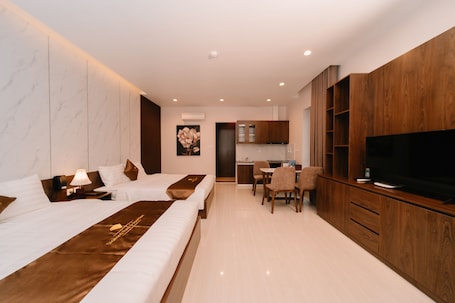 Deluxe Quadruple Room | 1 bedroom, minibar, desk, free WiFi