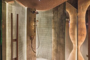 1 Bedroom Villa with Private Pool | Bathroom | Separate tub and shower, deep soaking tub, rainfall showerhead - Seascape Resort & Spa Sanur by iNi Vie Hospitality (Denpasar)