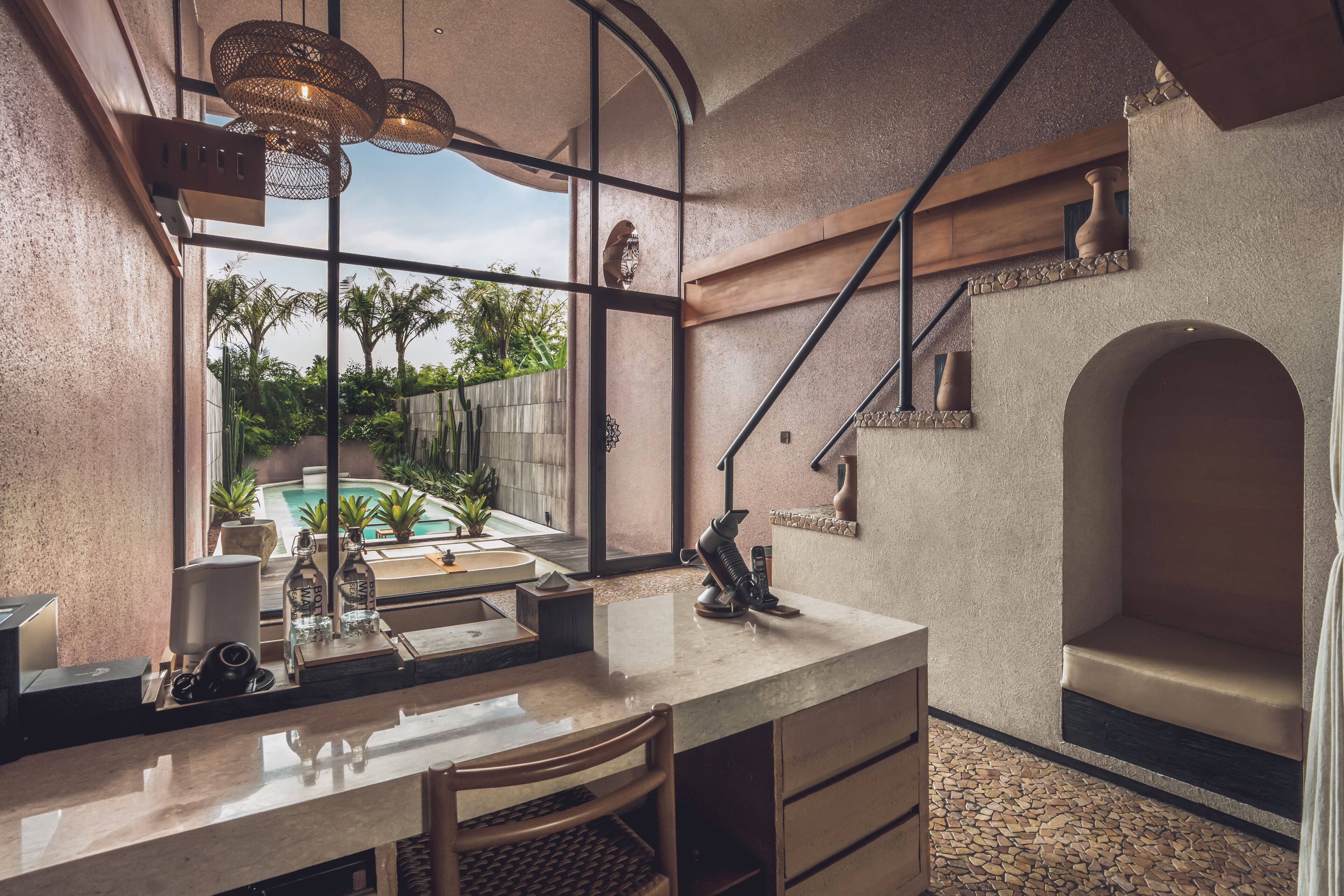  Grand One Bedroom Villa with Private Pool & Bathtub | Seprai antialergi, minibar, brankas, dan meja kerja