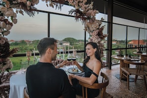 Couples’ dining - Seascape Resort & Spa Sanur by iNi Vie Hospitality (Denpasar)