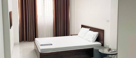 Superior Double Room | Hypo-allergenic bedding, desk, soundproofing, free WiFi