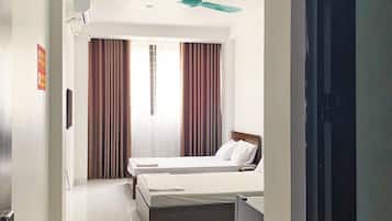 Kamar Quadruple Keluarga | Seprai antialergi, meja kerja, kedap suara, dan Wi-Fi gratis