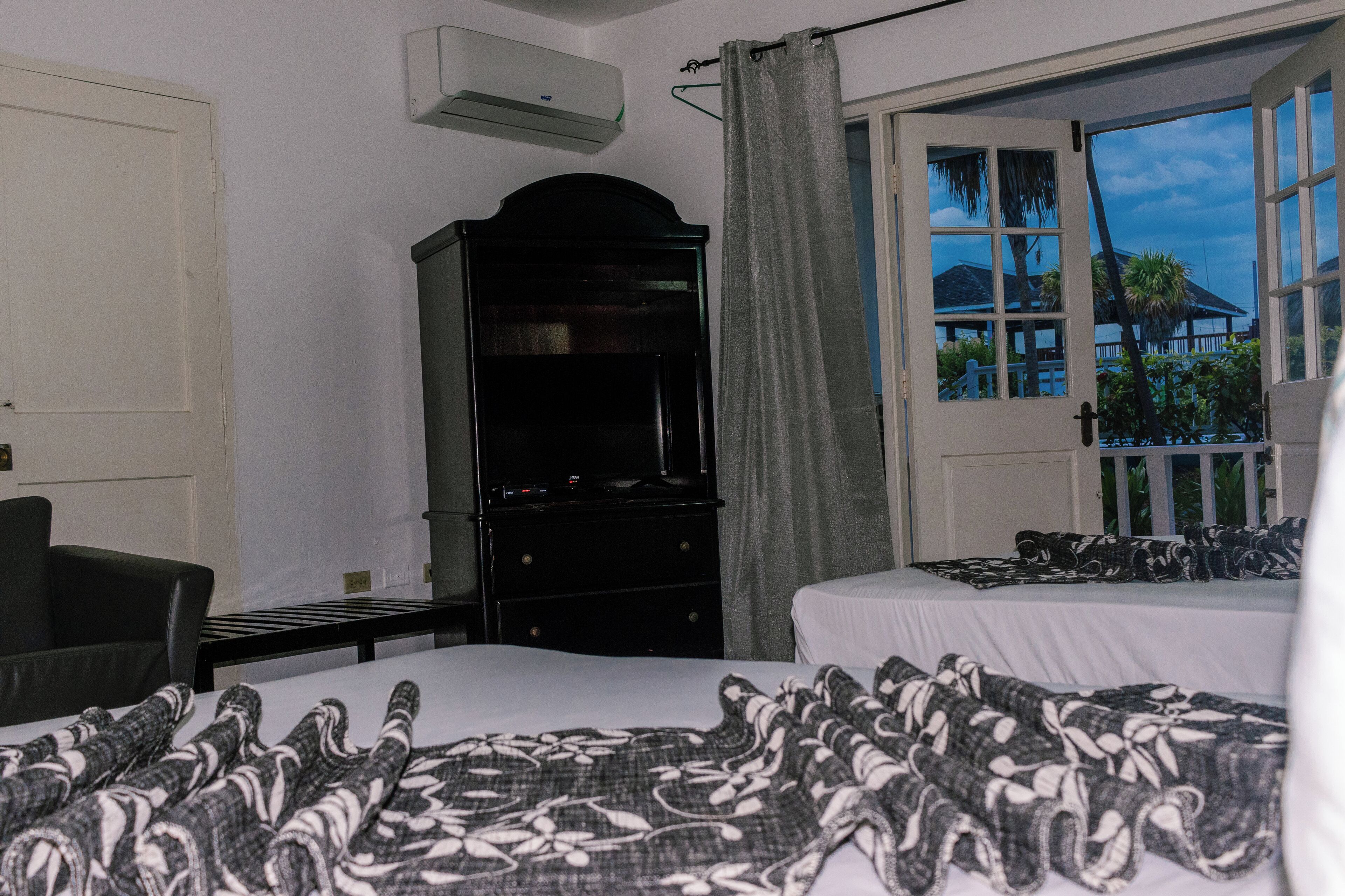 1 habitación, escritorio, tabla de planchar con plancha y wifi gratis 