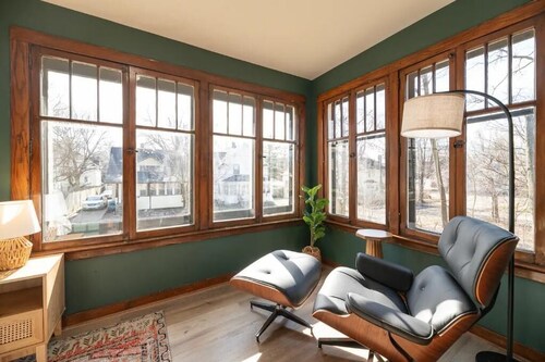 Historic Craftsman, just 8 minutes from downtown Kalamazoo.