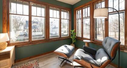 Historic Craftsman, just 8 minutes from downtown Kalamazoo.