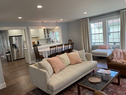 6-bdrm house, complete renovation, 1 mile from historic downtown, quilt museum