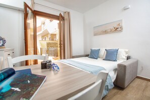 1 chambre, fer et planche à repasser, draps fournis