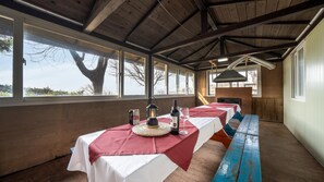 Basic Room, 3 Bedrooms (Pomalhauteu) | 1 bedroom, free WiFi