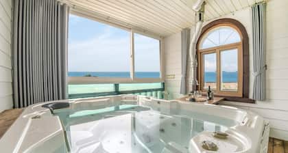 Ganghwa Nakjogaboineun spa Pension