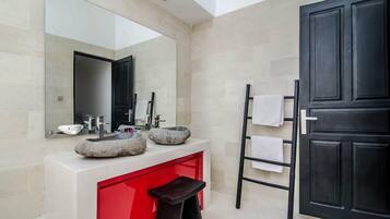 Villa | Badkamer