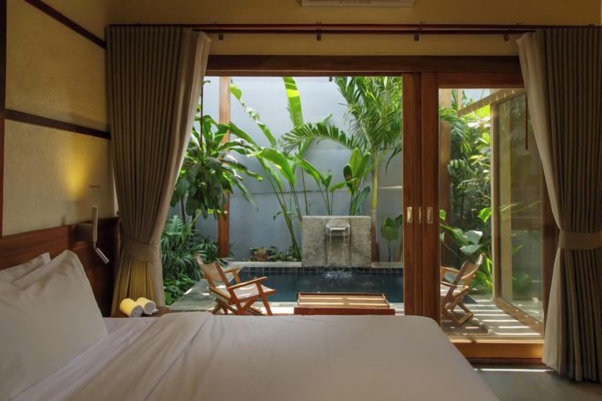 1 bedroom, free minibar, in-room safe, blackout curtains