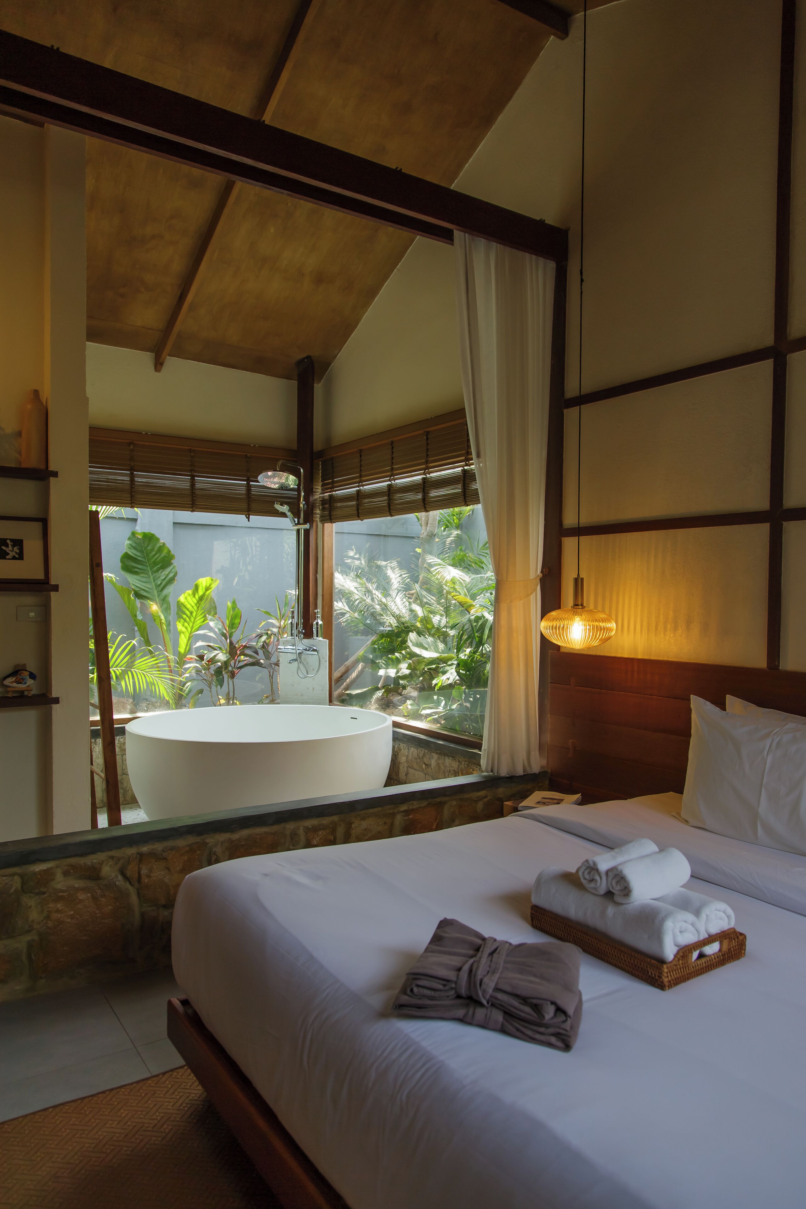 Suite | 1 bedroom, free minibar, in-room safe, blackout drapes