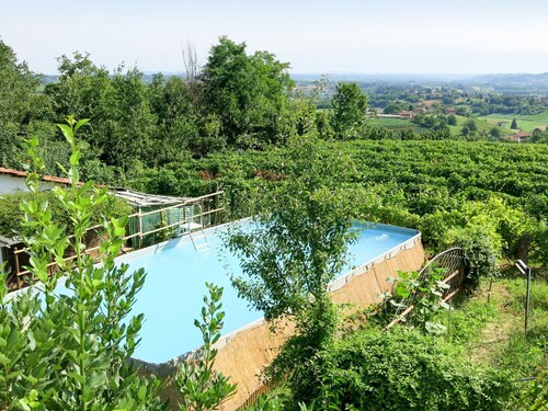 Wonderful  villa for 5 guests with WIFI, pool, TV, patio, pets allowed and panoramic view