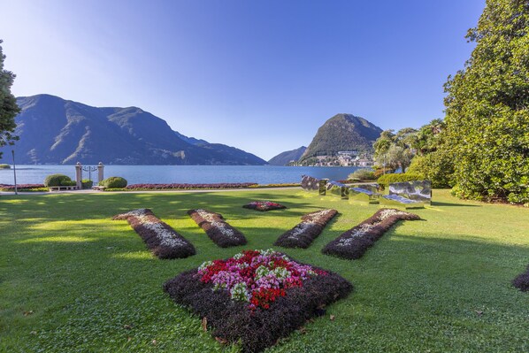 Property grounds - Villa Dolce Vita With Private Pool, Lugano, Switzerland (Lugano)
