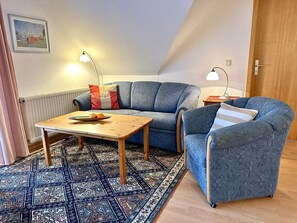 TV, DVD player, table tennis, stereo