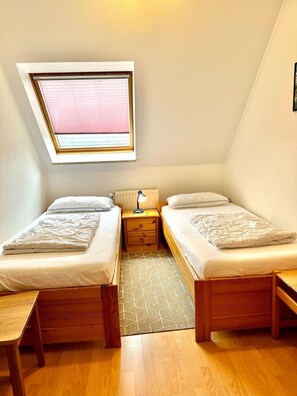 3 habitaciones, tabla de planchar con plancha y wifi 