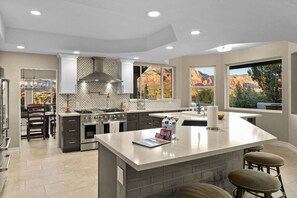 Fridge, microwave, oven, stovetop - Luxury 5-Br Home with Pool, Spa & Panoramic Views (Sedona)