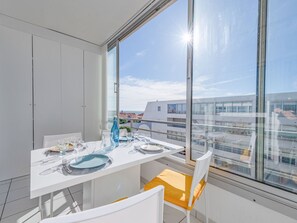 Dining - Grand Bleu by Interhome (Le Barcarès)