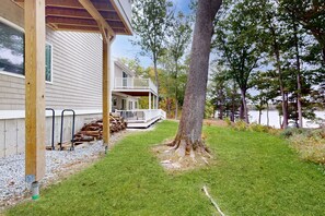 Terrace/patio - Waterfront, dog-friendly suite with Broad Cove access, firepit & sunrise view (Waldoboro)