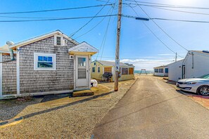 Exterior - Charming cottage with private beach, patio, & full kitchen - near golf & park (Dennis)